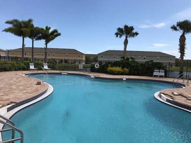 Building Photo - 2600 Revolution St