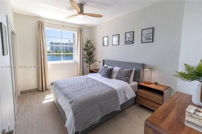 Building Photo - 3255 NE 184th St