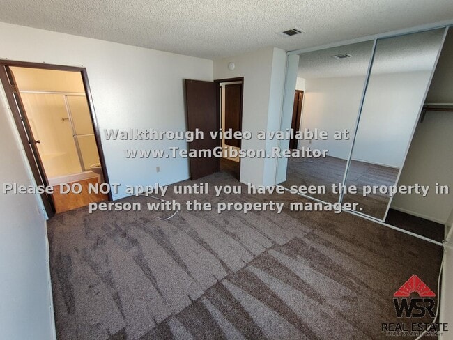 Building Photo - 3 Bedroom, 2 Bathroom Condo W/ 2 Car Garage