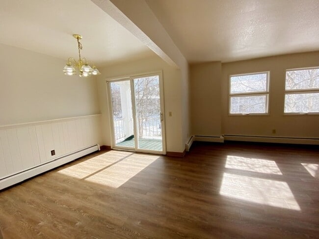 Building Photo - 3909 Malaspina Cir