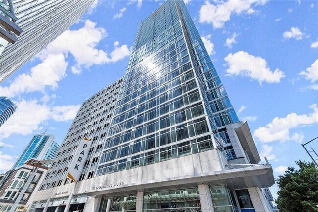Building Photo - 10 Terminus Luxury 2 Bedroom Condo in Heart of Buckhead