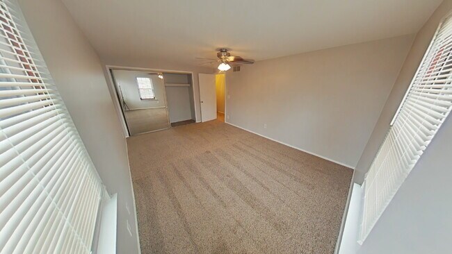 Building Photo - "2-Bed Condo Retreat in Clinton Township – Cozy Comfort Awaits!"
