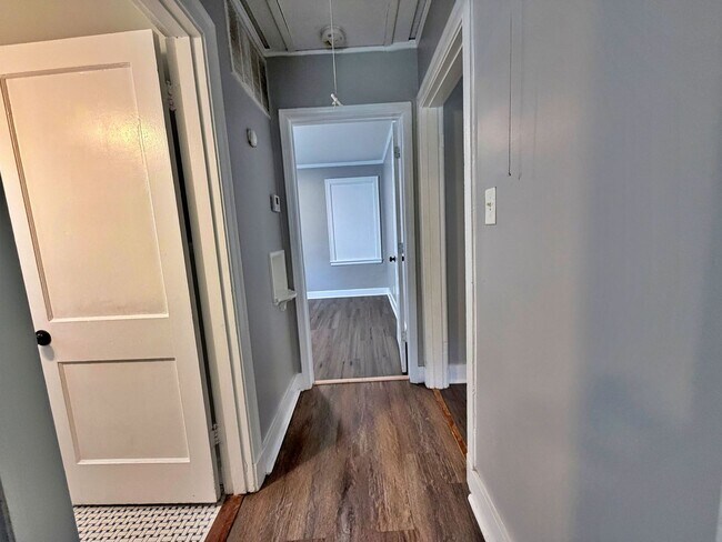 Building Photo - Cozy 3 Bedroom Home Ready for Move In!- $500 Rent Special!