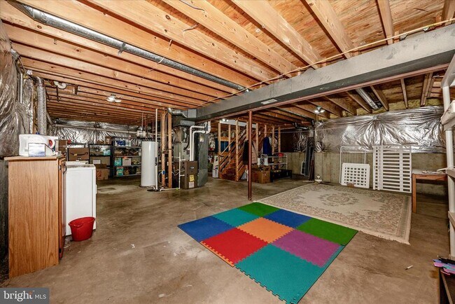 Building Photo - 2465 Bear Den Rd