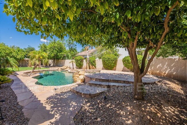 Building Photo - 4663 S Oleander Dr