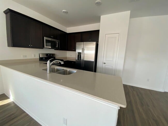 Building Photo - 117 Akela Wy