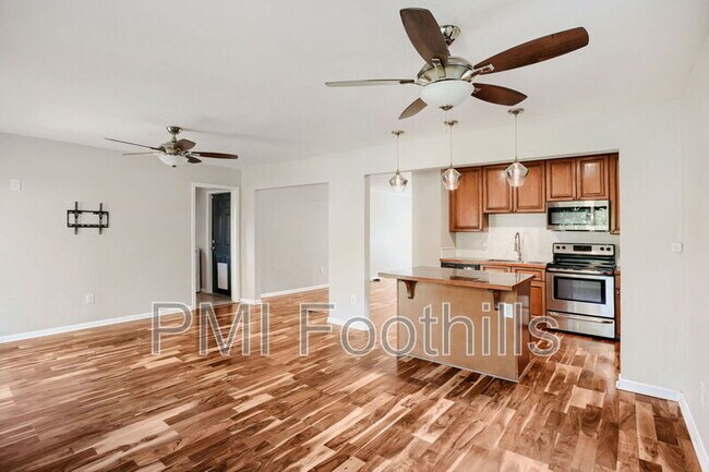 Building Photo - 2949 S Dexter Way