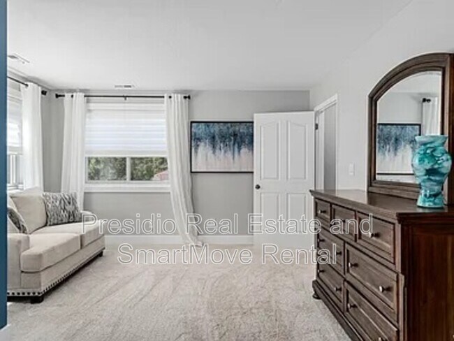 Building Photo - 10927 Lostwood Dr