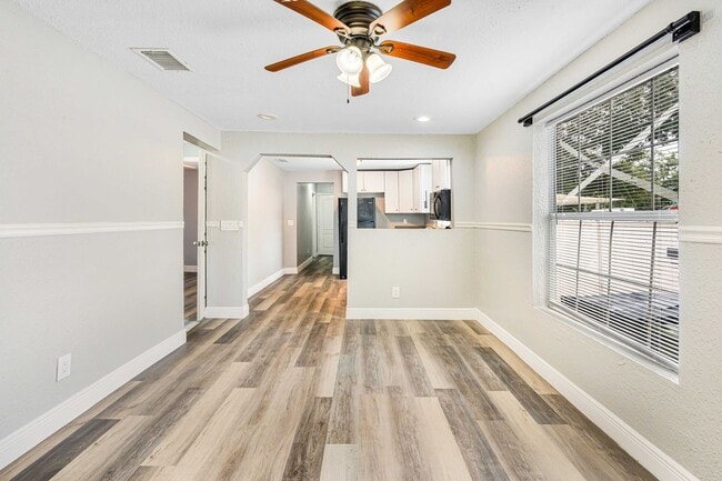 Building Photo - Charming 3-Bedroom Home with Renovated Int...