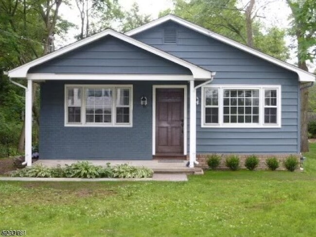 Building Photo - 19 Hewetson Rd