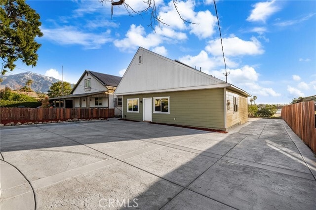 Building Photo - 7785 Vineyard Ave