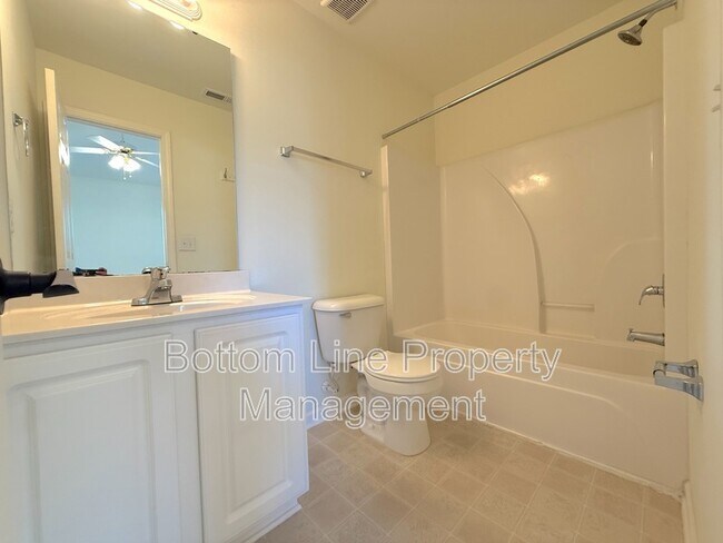 Building Photo - 5703 Erin Dr