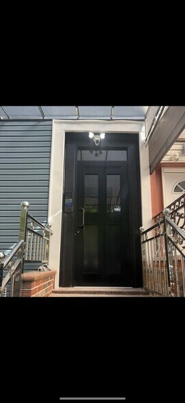 Building Photo - 189 Sheridan Ave