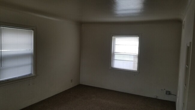 Building Photo - Charming 2 bedroom home for lease!