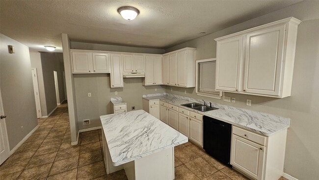 Building Photo - 10130 Berrybriar Ln