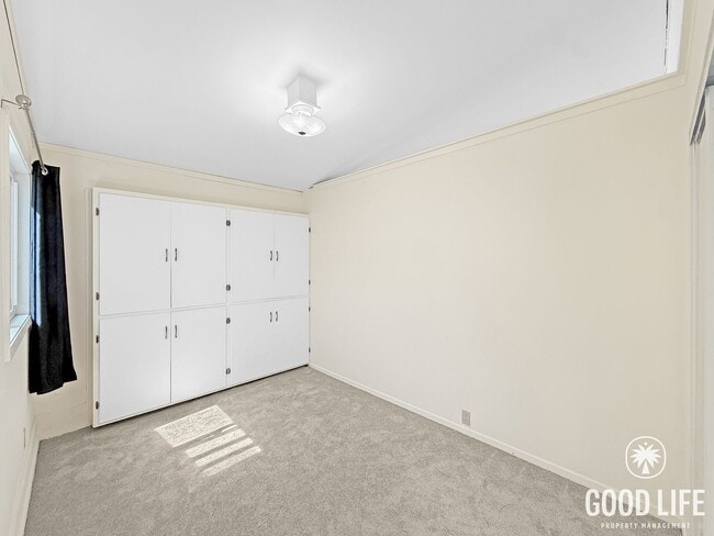 Building Photo - Spacious 3BR Home + 1BR ADU with Private Courtyard in University City!