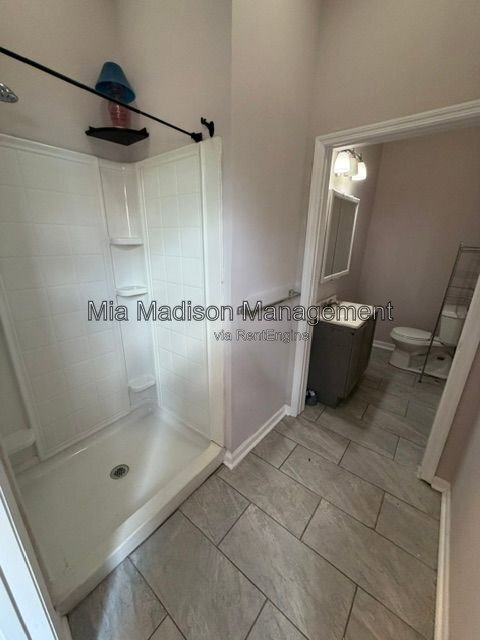 Building Photo - 305 W 39th St