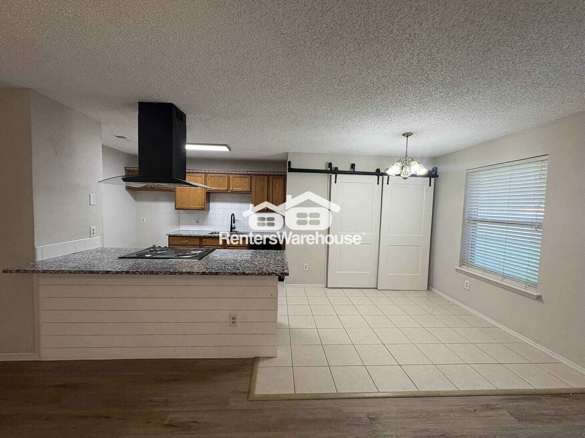 Building Photo - 7517 Oak Ridge Dr
