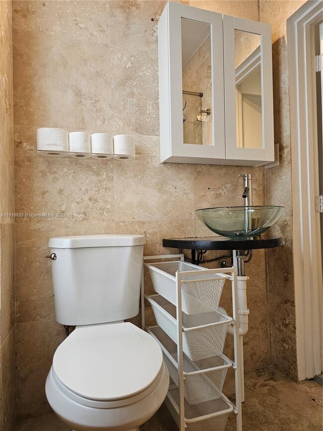 Building Photo - 622 15th St