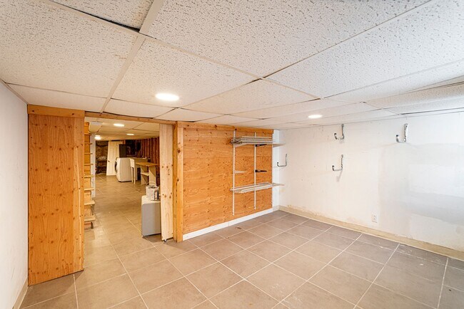 Building Photo - Four Bed Graduate Hospital Home