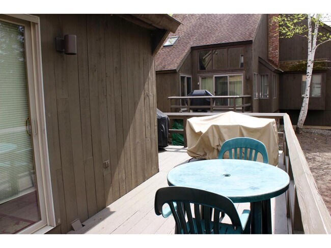 Building Photo - 619 Otter Rd