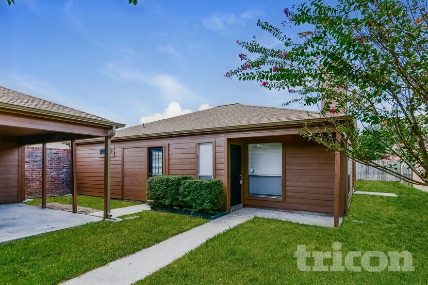 Building Photo - 6922 Clee Ln