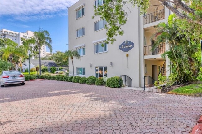 Primary Photo - 301 S Gulfstream Ave