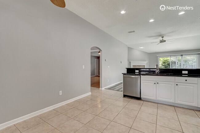 Building Photo - Amelia Island Beauty in Islesworth!