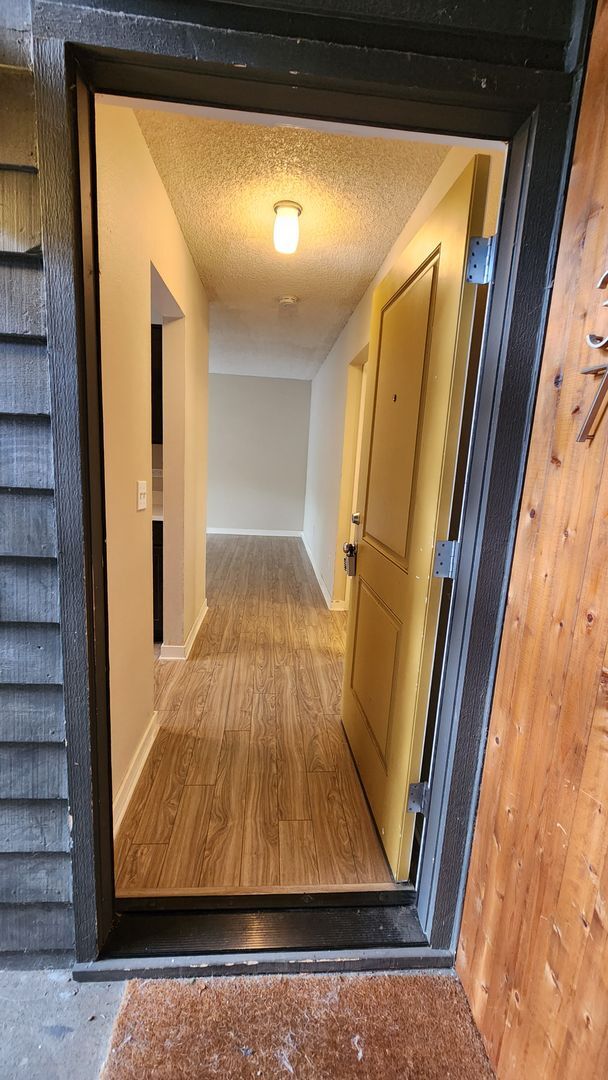 Building Photo - 2725-2743-2743 SE Taylor St