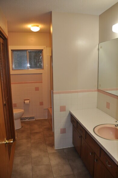 Building Photo - 5511 N 93rd Ave