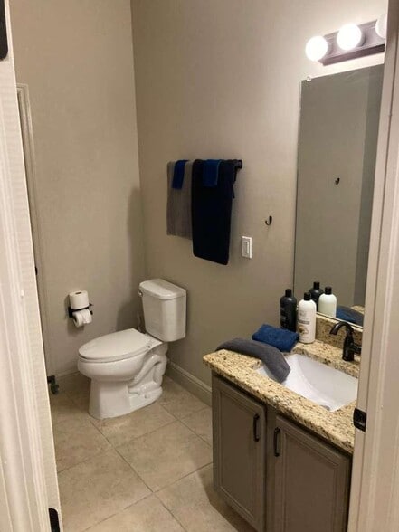 Building Photo - 2637 NW 1st St