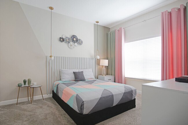 Building Photo - Pool Townhome Now Available