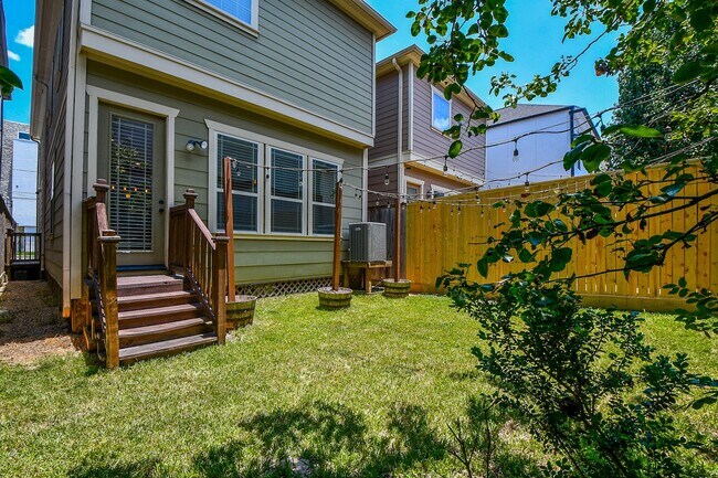 Building Photo - 5615 Kiam St