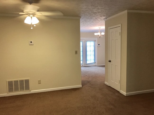 Building Photo - 330 Winding River Dr