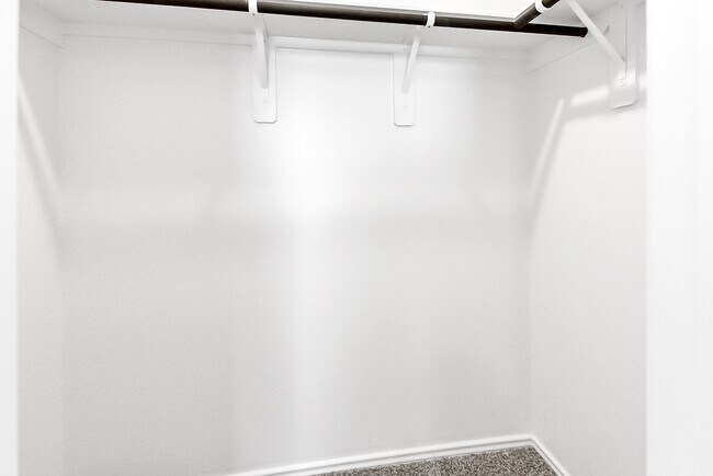 Building Photo - 3710 Turnpike Dr