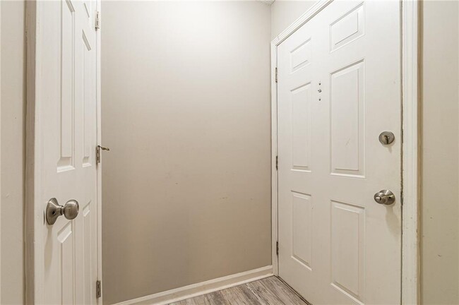 Building Photo - 448 McGill Pl NE
