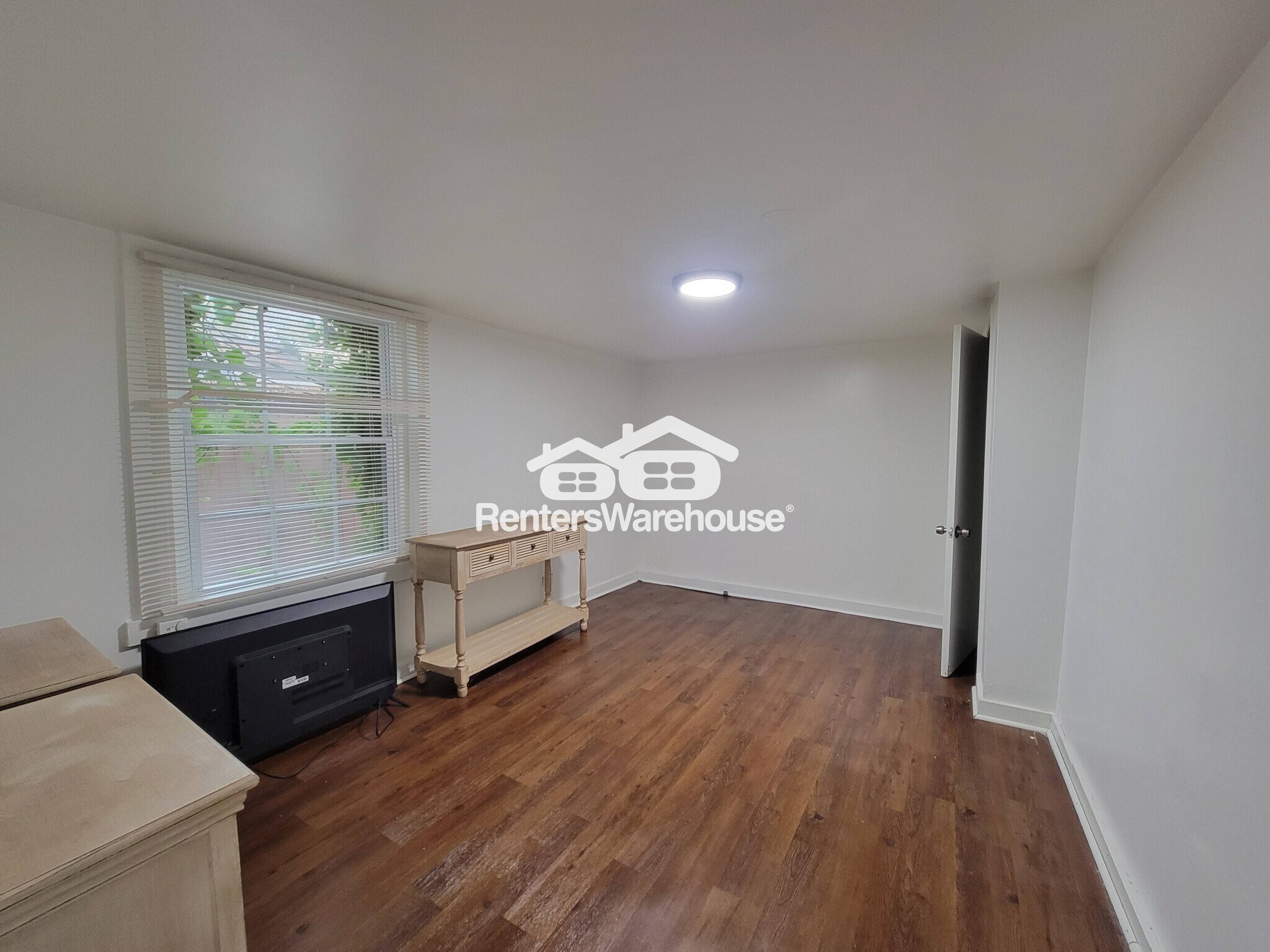 Building Photo - 1056 Regent St SW