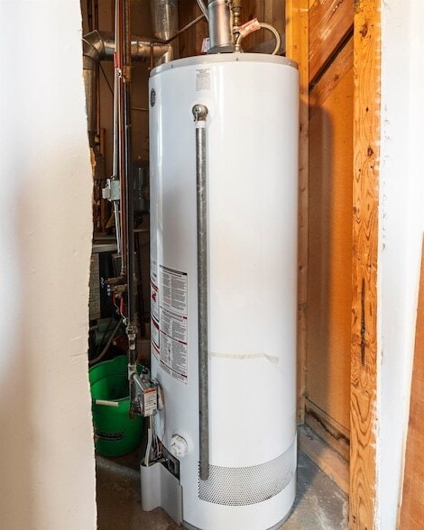 Building Photo - 5116 Ivanhoe St