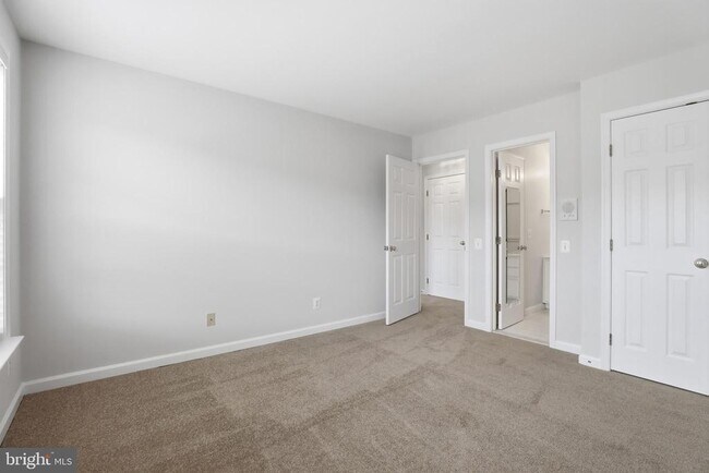 Building Photo - 6137 Manchester Park Cir