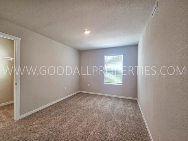 Building Photo - 3595 Pershing Ln