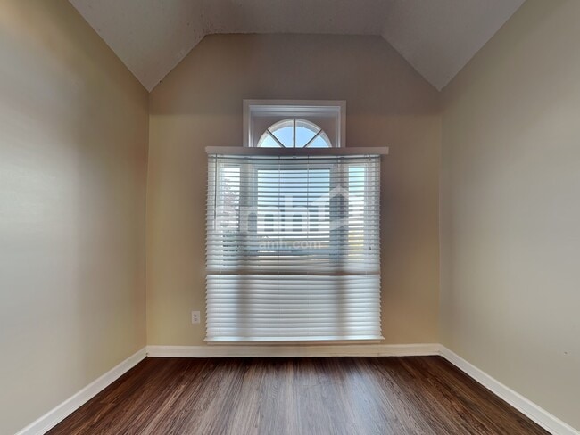 Building Photo - 6857 Briarfield Ln