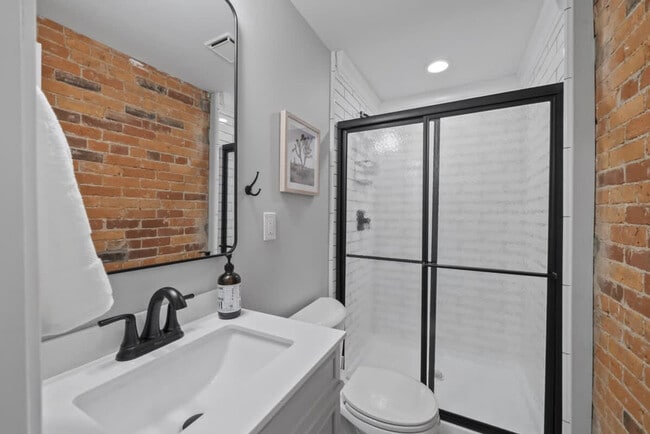 Building Photo - 530 Hanford St