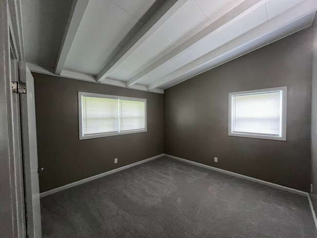 Building Photo - 2503 Broadmoor Dr