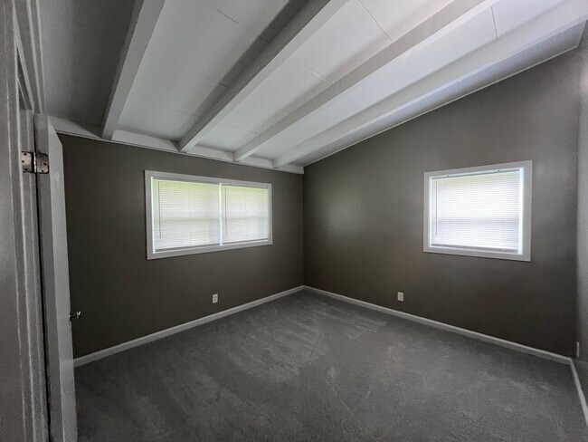 Building Photo - New On the Market!