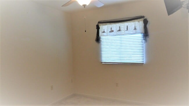 Building Photo - 2553 Langrove Ln SW