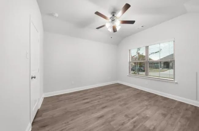 Building Photo - 328 Saltmeadow Ln