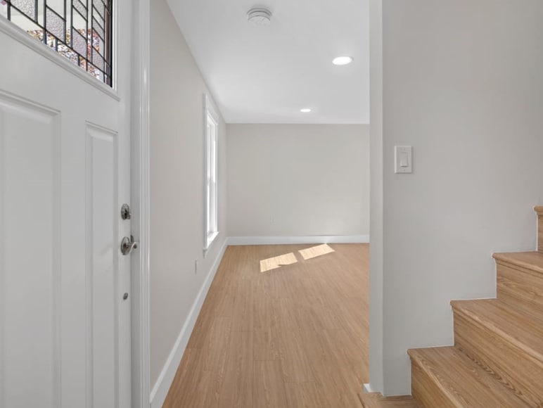 Building Photo - 40 Cedar St