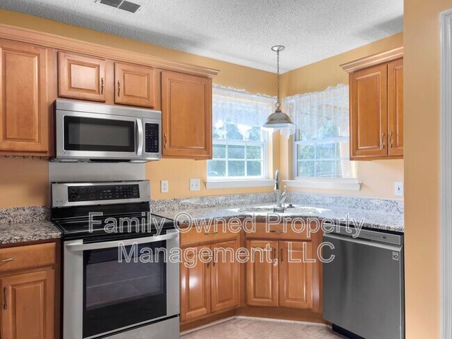 Building Photo - 170 Red Cypress Dr