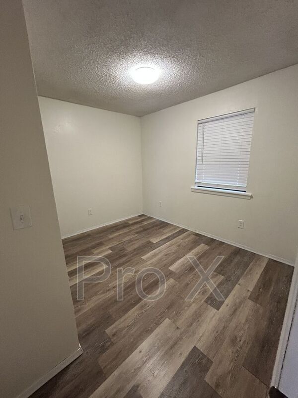 Building Photo - 106 W Hudson St