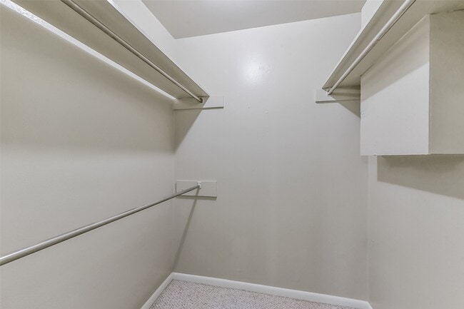 Building Photo - 6305 Deerwood Rd